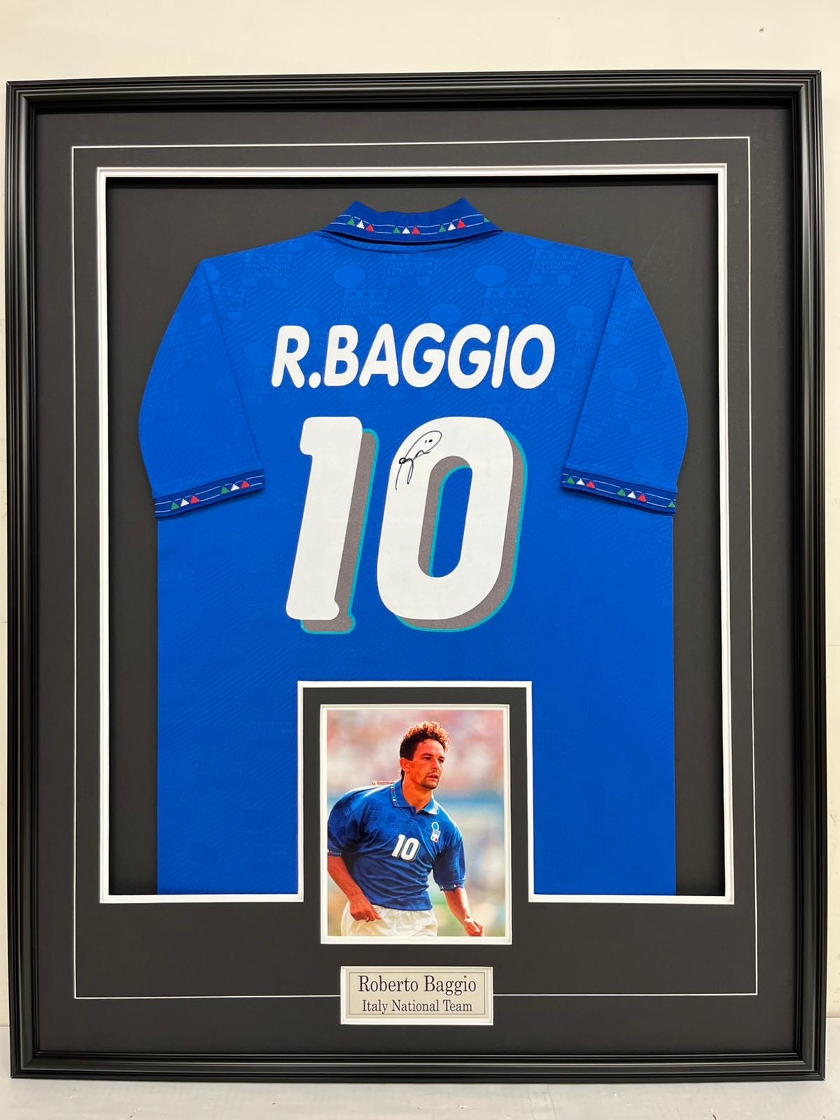 Roberto Baggio - Azzurri - Italy National Team - Autographed Framed Jersey