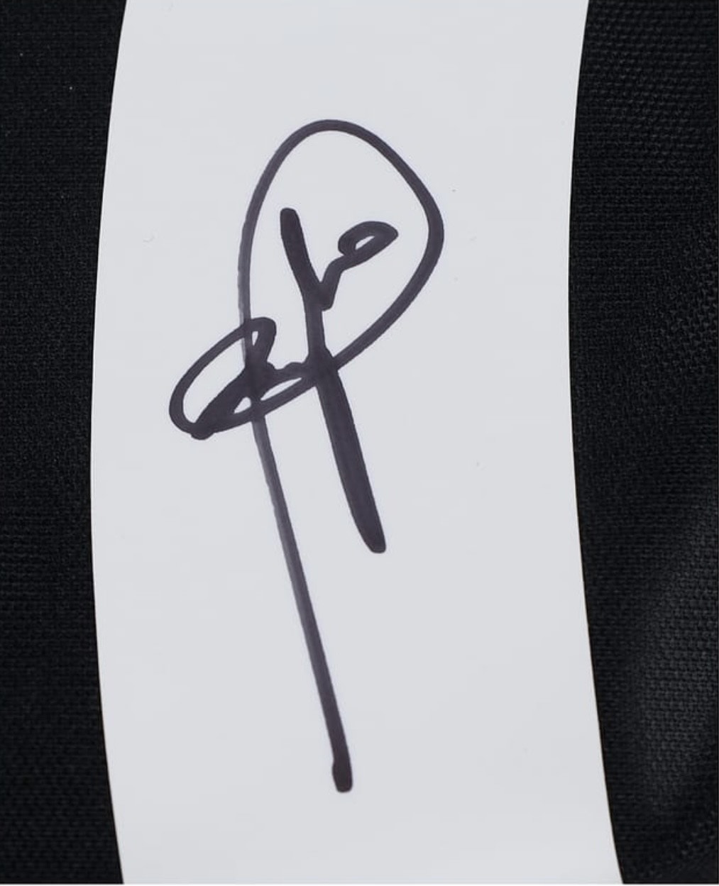 Roberto Baggio - Juventus FC - Autographed Framed Jersey - Image 4