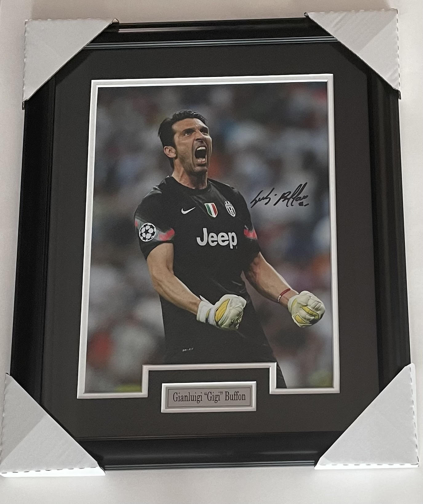 Gianluigi "GIGI" Buffon - Juventus - Framed Autographed Photo