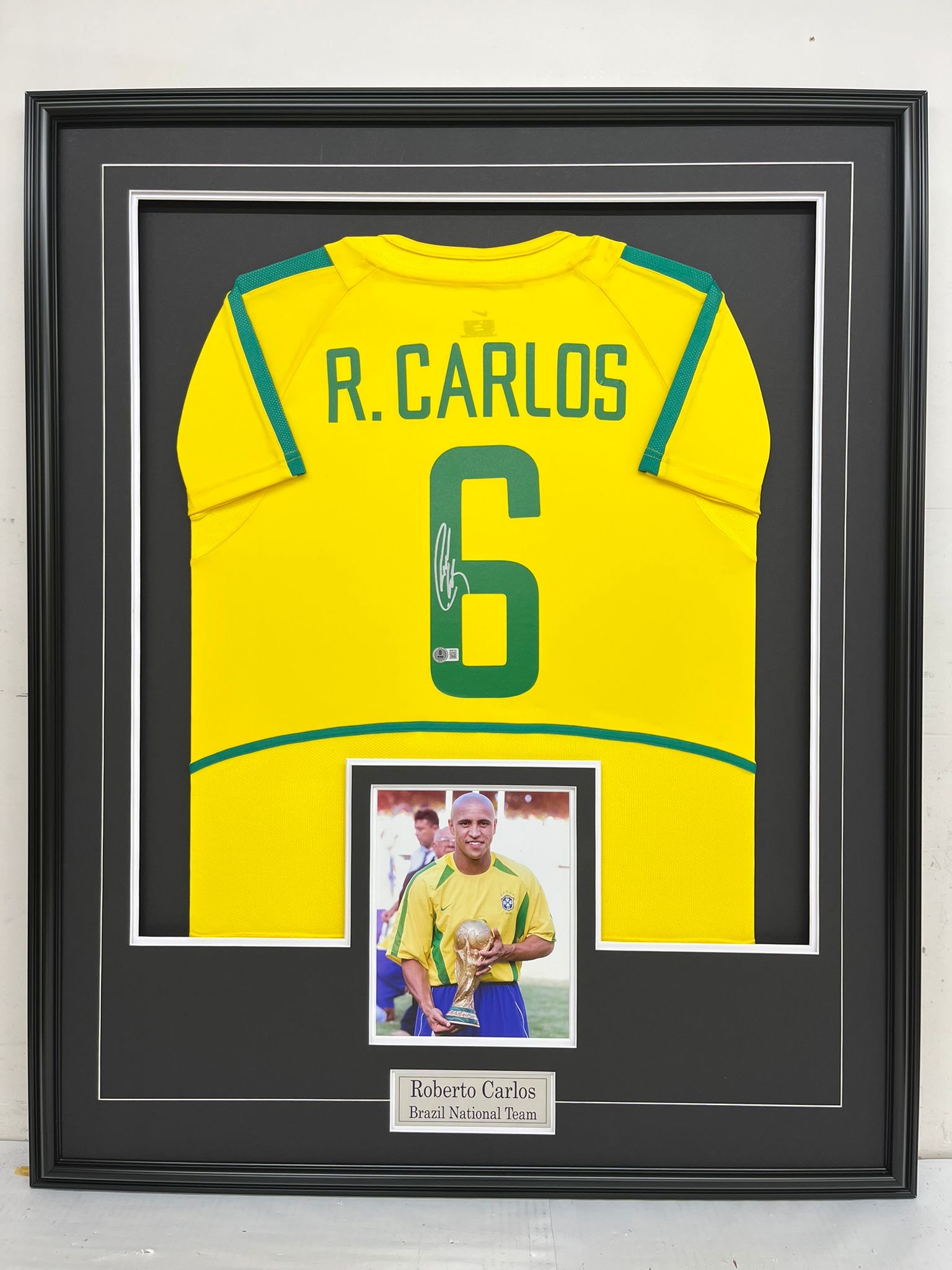 Roberto Carlos - Brazil National Team - Autographed Framed Jersey