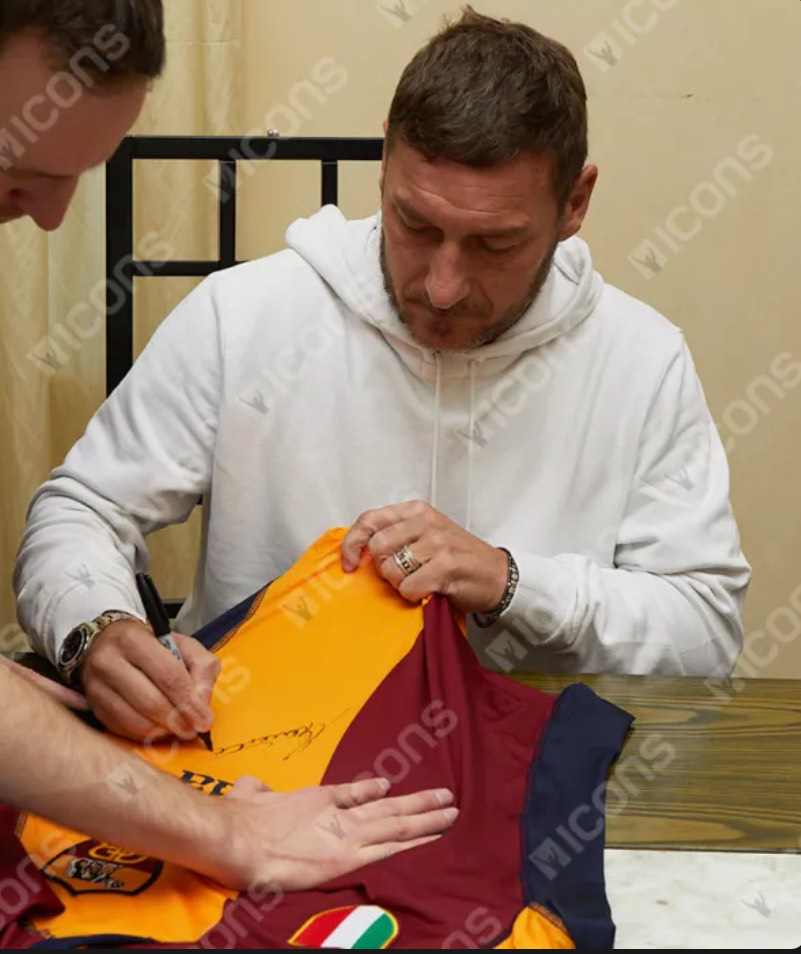 Francesco Totti - AS Roma - Autographed Framed Jersey - Image 5