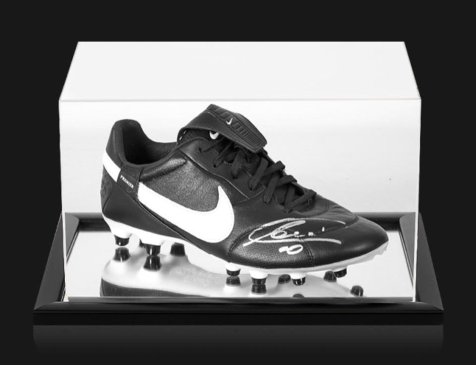 Francesco Totti - Autographed Framed Shoe