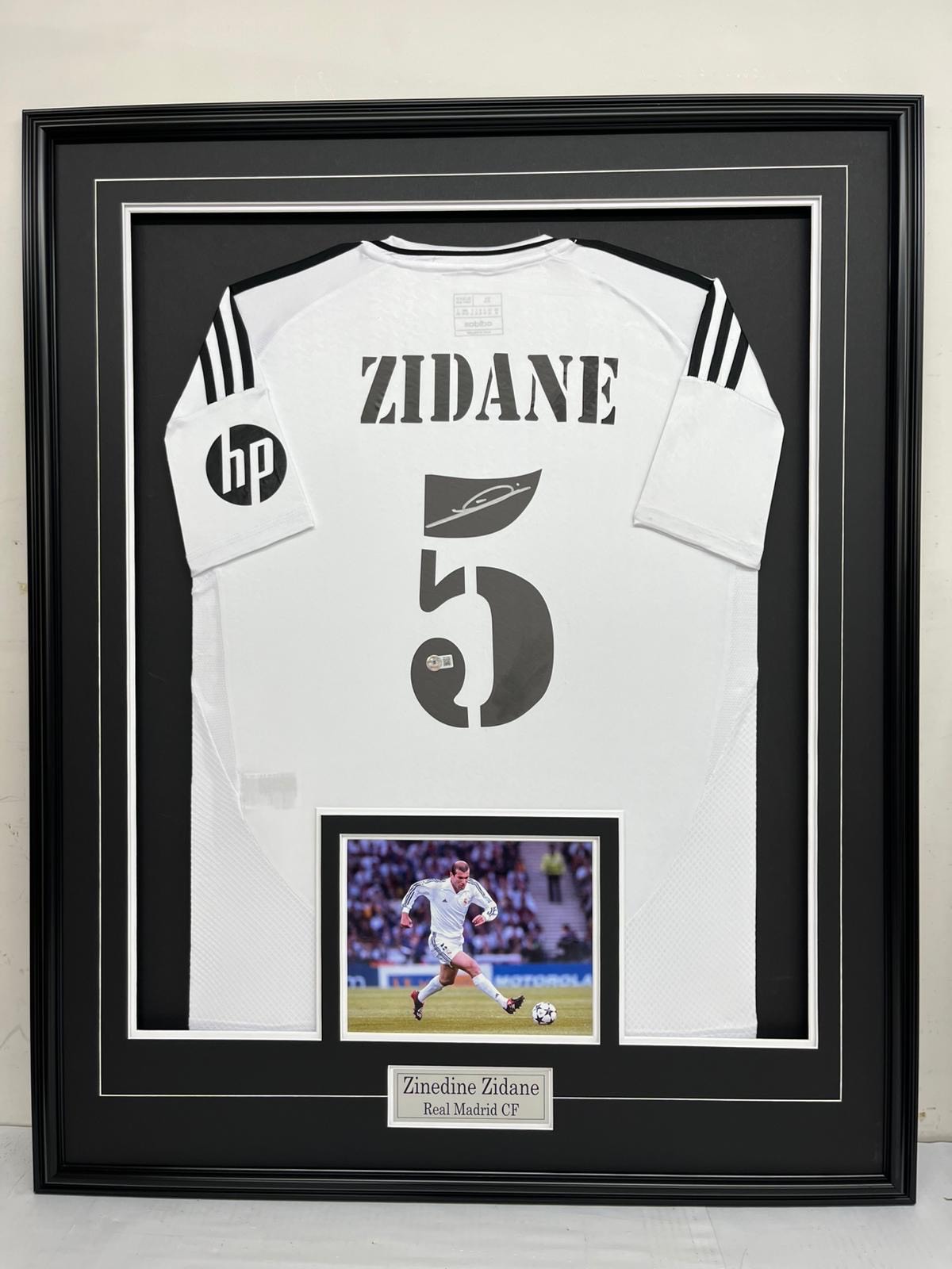 Zinedine Zidane - Real Madrid CF - Framed Autographed Jersey