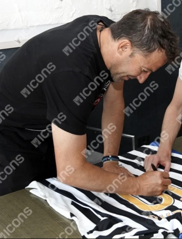 Alessandro Del Piero - Juventus FC - Framed Autographed Jersey - Image 4