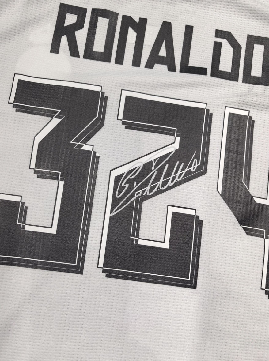 Cristiano Ronaldo - Real Madrid CF - 324 Goals - Club Record - Image 5