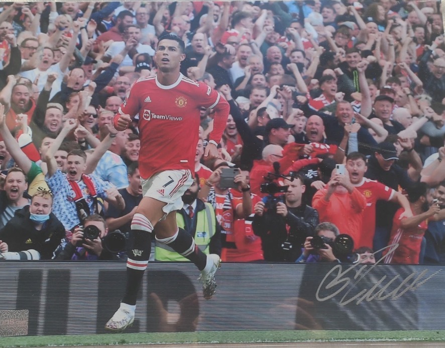 Cristiano Ronaldo - Manchester United FC - 2021 - 2022 - Framed Autographed Photo - Image 2